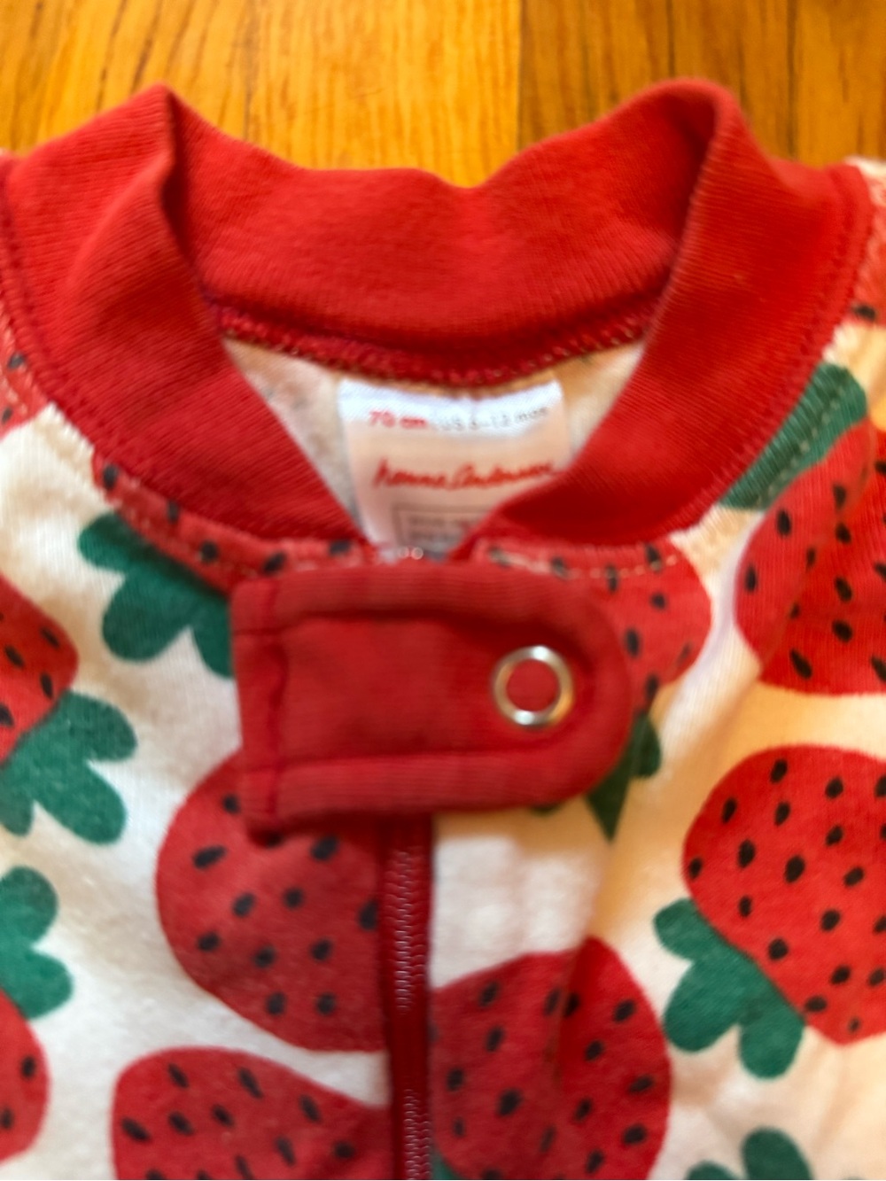 Hanna Andersson Strawberry Print Short Sleeve Romper - Red & Green - Picture 4 of 5